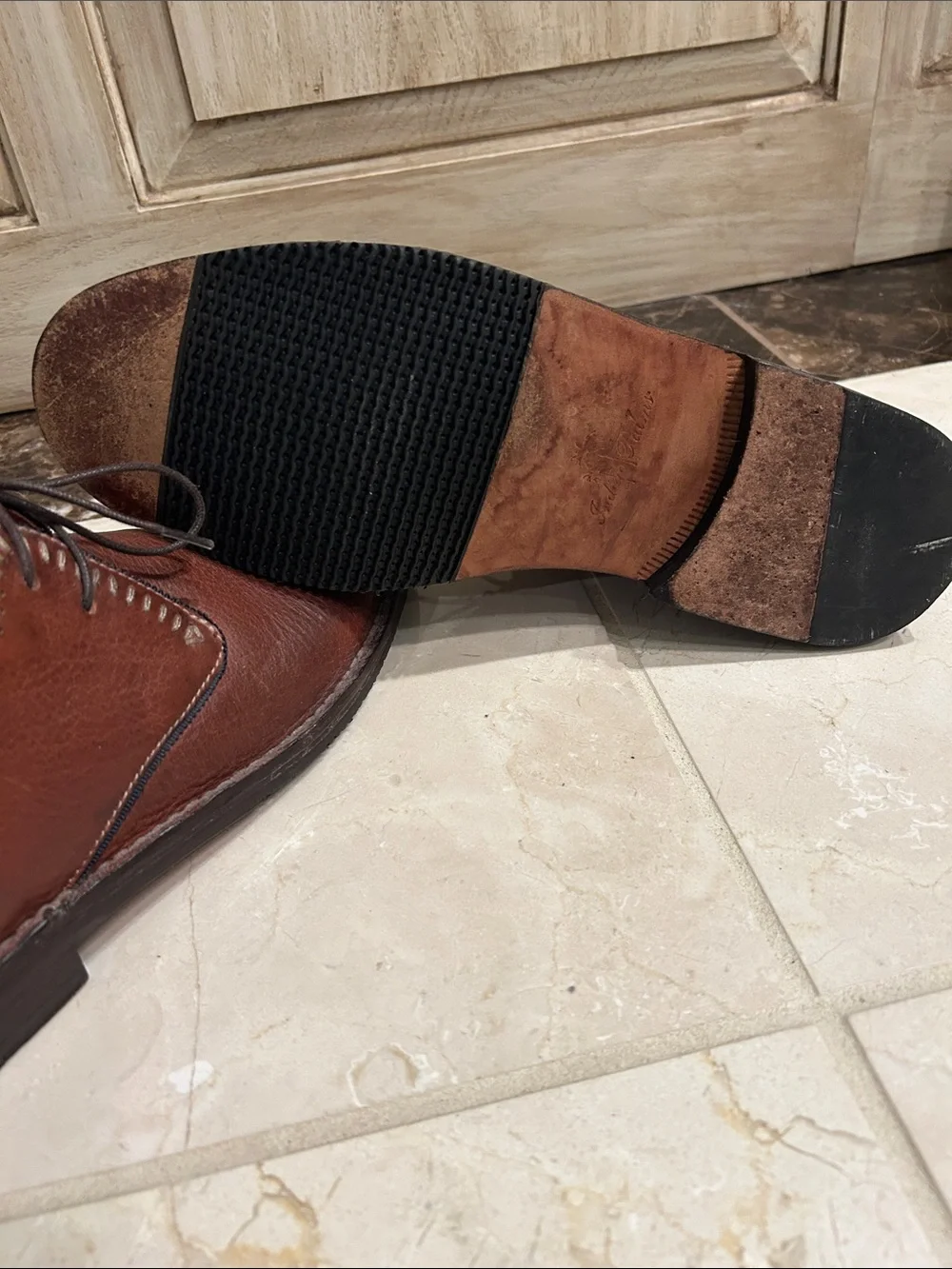 Tommy Bahama Men's Chestnut Brown Leather Lace-Up Oxfords